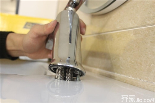 水龙头安装步骤  不请师傅自己也是小能手